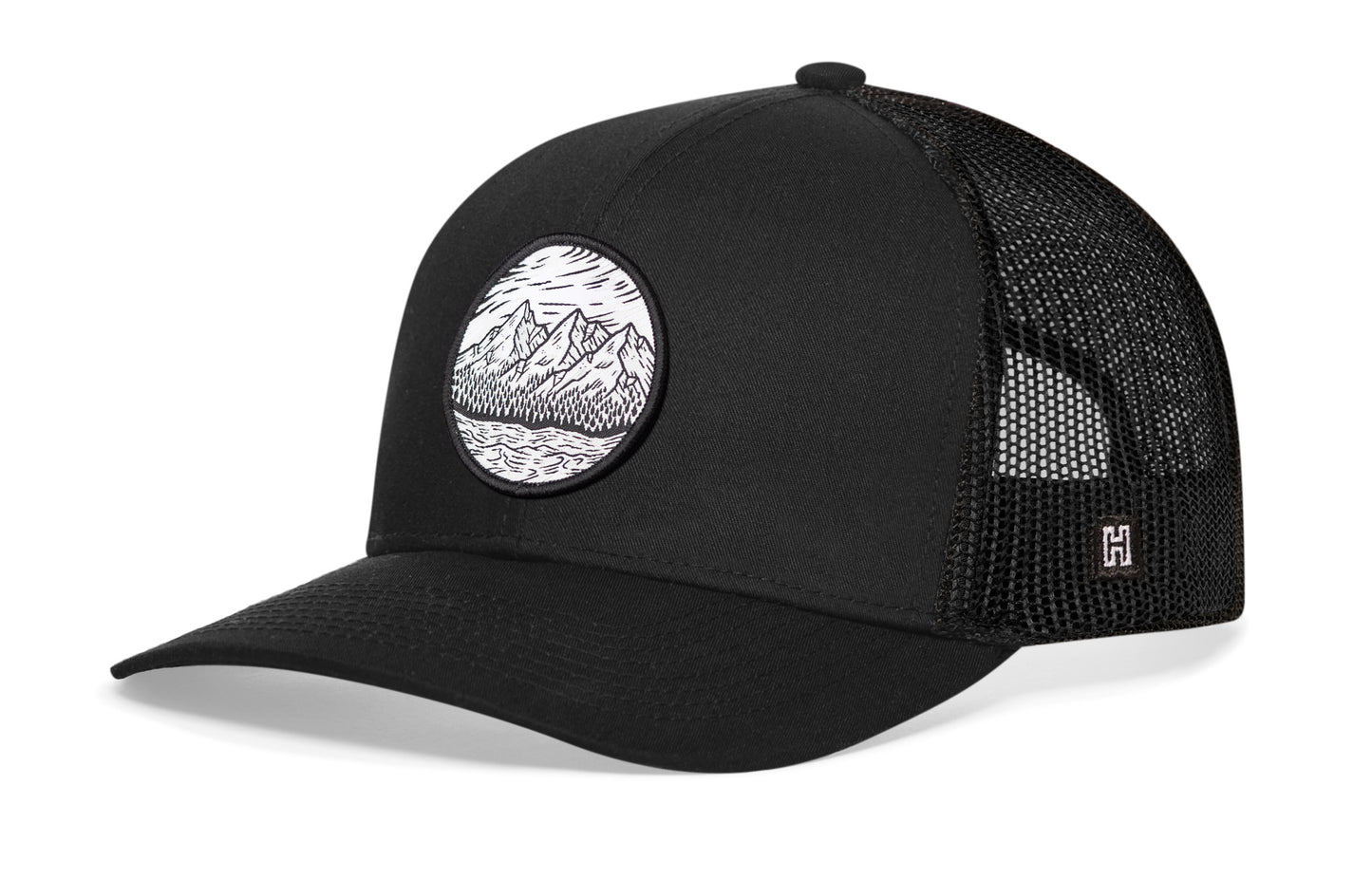 Gorra de camionero circular con montañas y árboles | Gorra snapback negra para actividades al aire libre