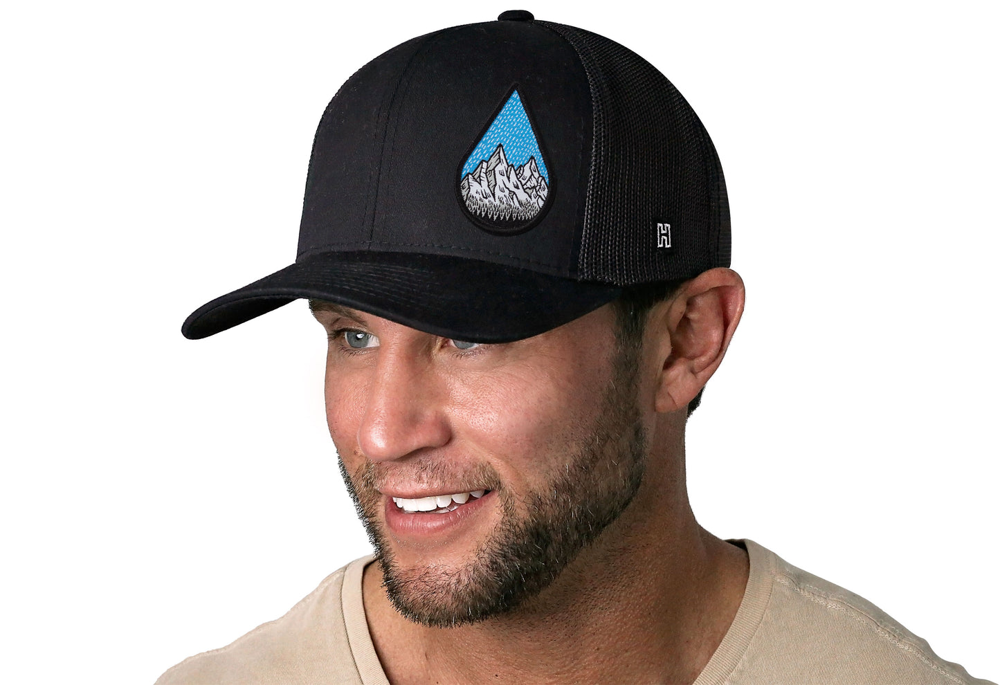 Gorra de camionero con diseño de montañas y árboles y gotas de lluvia | Gorra snapback negra para exteriores