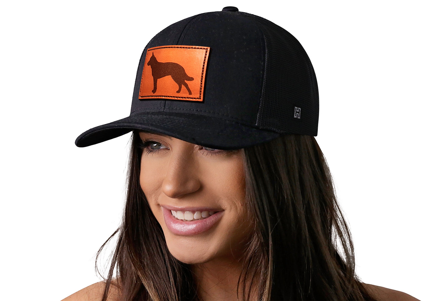 Gorra de camionero de pastor alemán de cuero | Gorra snapback negra con logo de perro