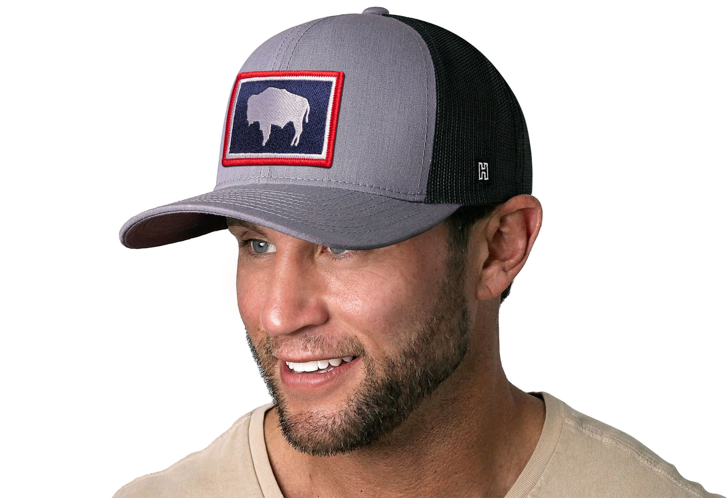Gorra de camionero con la bandera de Wyoming | Gorra snapback gris y negra de Wyoming